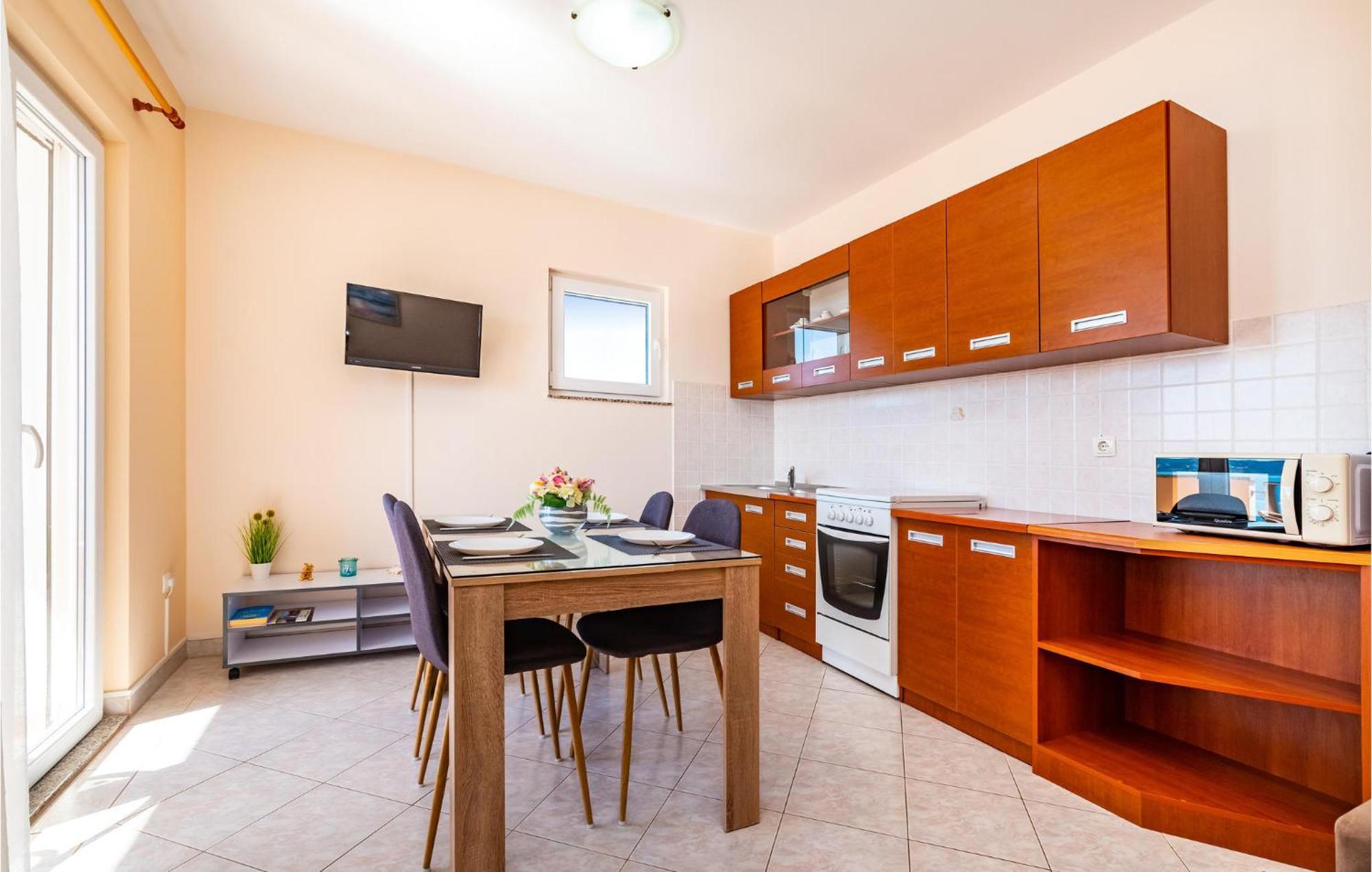 Cozy Apartment In Posedarje With House Sea View מראה חיצוני תמונה