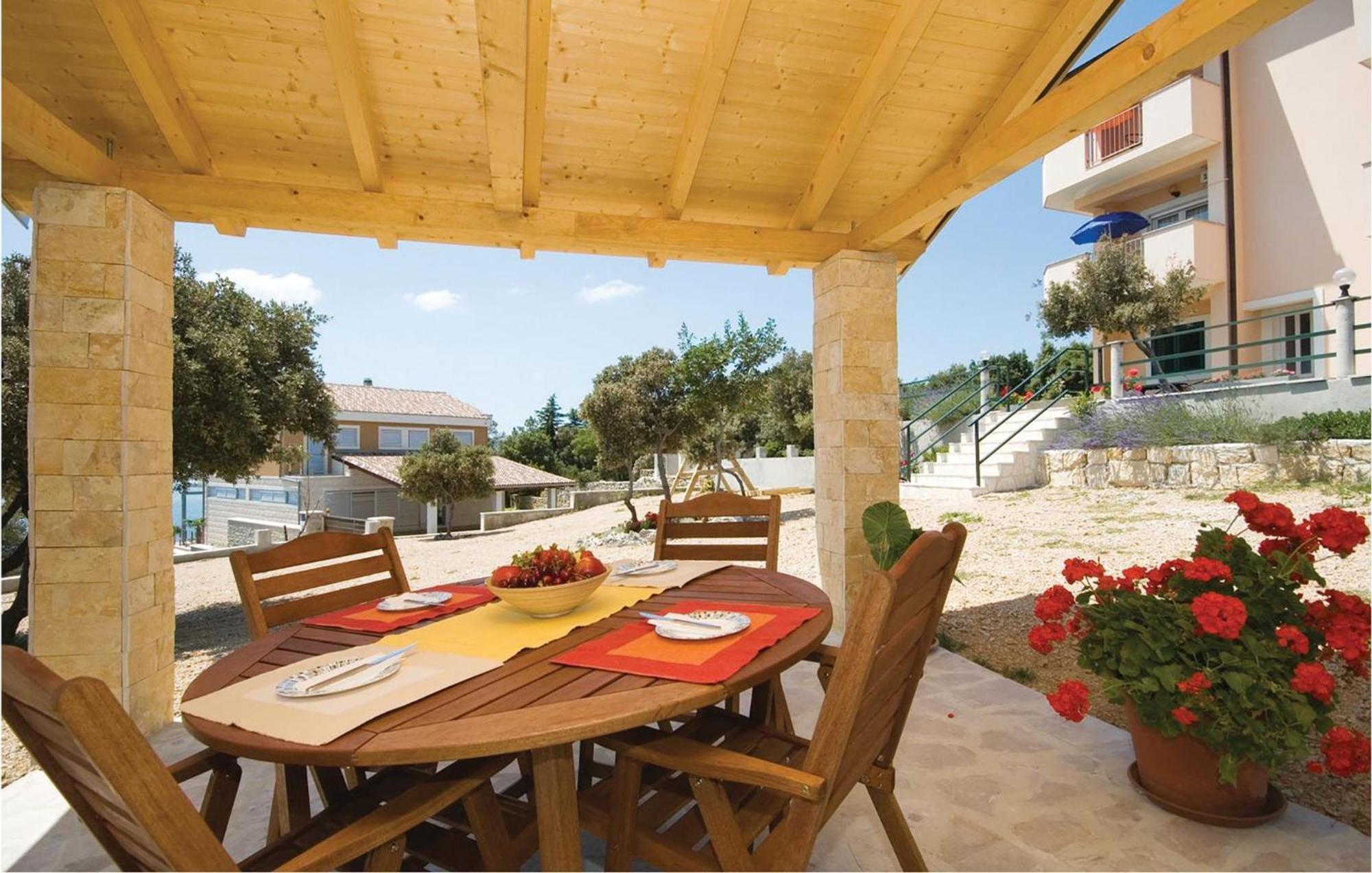Cozy Apartment In Posedarje With House Sea View מראה חיצוני תמונה